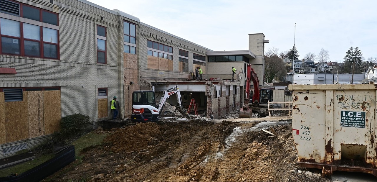 Front of West View Elementary School under construction
